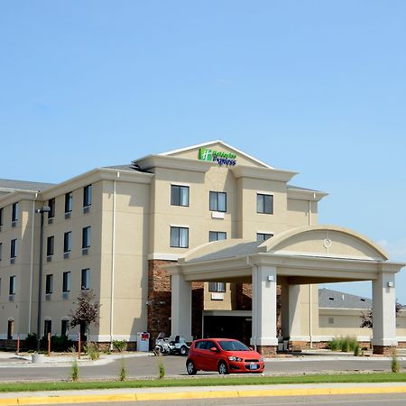 Holiday Inn Express & Suites Sidney, An Ihg Hotel Exterior photo